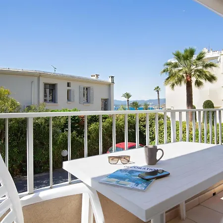 Climatise Proche Et Commerces Avec Balcon, Wi-fi Et Parking - Fr-1-466a-16 Apartman Saint-Raphaël
