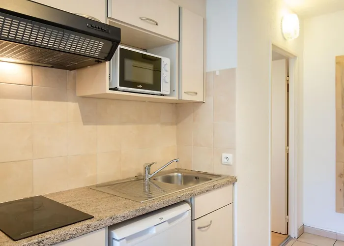 アパート Climatise Proche Et Commerces Avec Balcon, Wi-fi Et Parking - Fr-1-466a-16 Saint-Raphaël