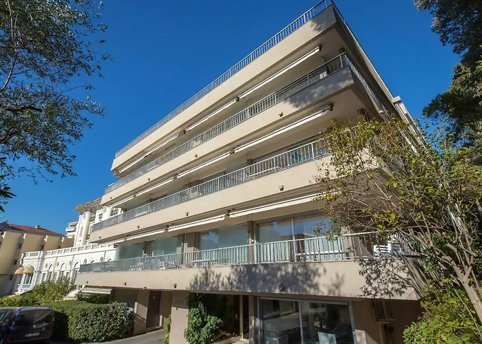 Climatise Proche Et Commerces Avec Balcon, Wi-fi Et Parking - Fr-1-466a-16