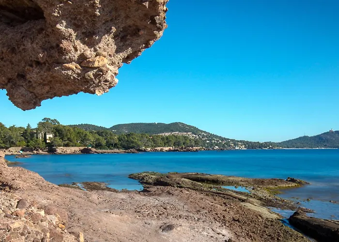 Climatise Proche Et Commerces Avec Balcon, Wi-fi Et Parking - Fr-1-466a-16 Διαμέρισμα Saint-Raphaël